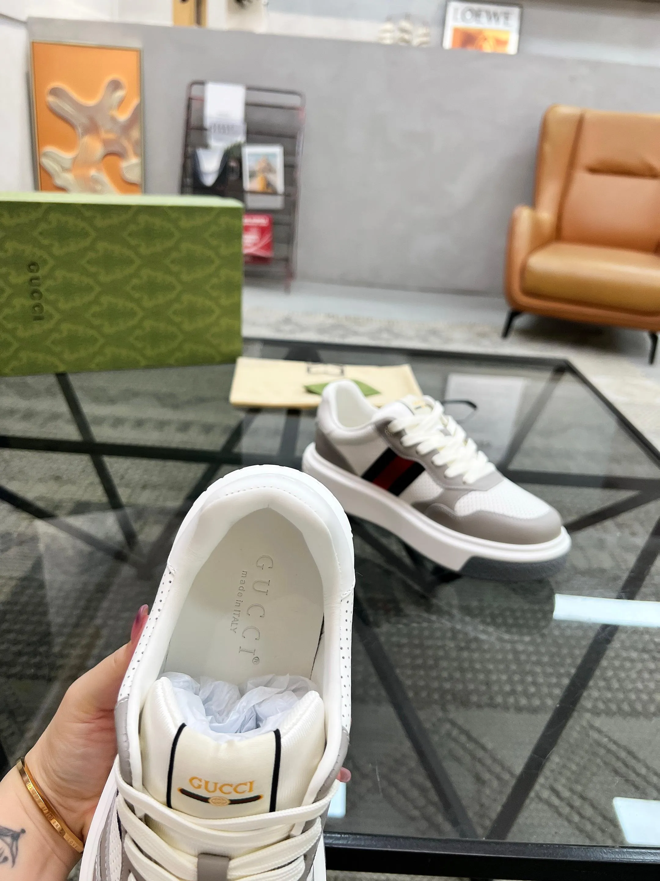 P460 new men's shoes GUCCI [Lightning] latest shoes are shipped. Original quality, fashionable, special materials, sheepskin lining, new packaging. The foot feels super comfortable and the workmanship is impeccable. Size: 38-45
